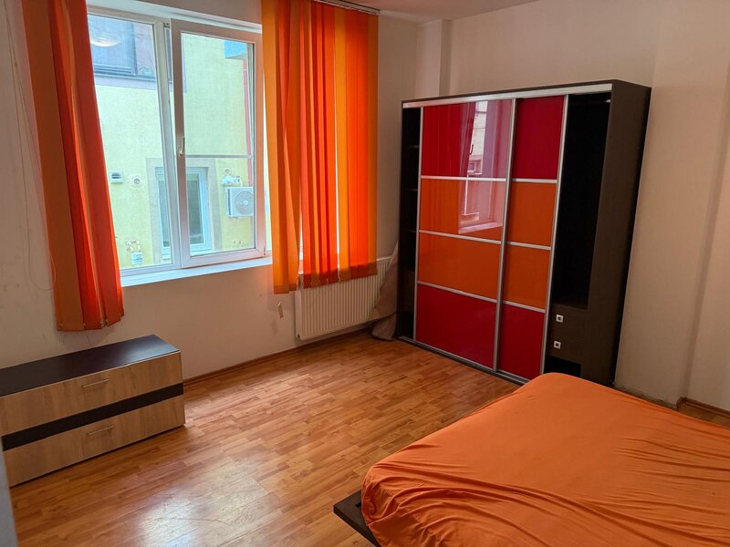 Drumul Taberei, Valea Oltului, apartament 2 camere, loc parcare inclus.
